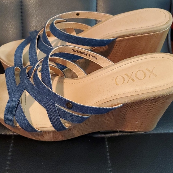 XOXO Wedge Shoes - Picture 4 of 4